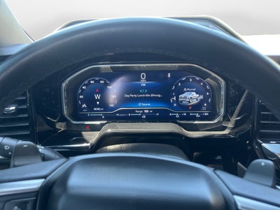 2022 Chevrolet Silverado 4WD Crew Cab Standard Bed LT
