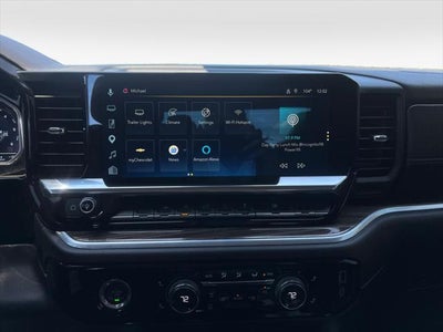 2022 Chevrolet Silverado 4WD Crew Cab Standard Bed LT