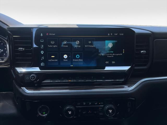 2022 Chevrolet Silverado 4WD Crew Cab Standard Bed LT