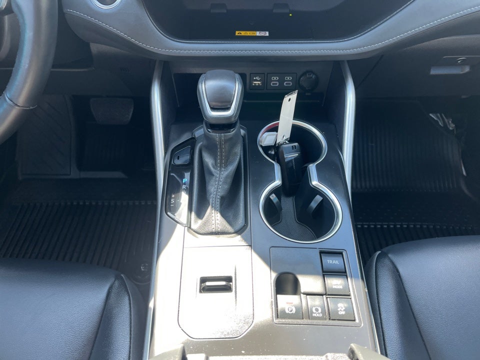 2025 Toyota HIGHLANDER HEV XLE