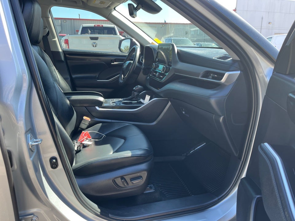 2025 Toyota HIGHLANDER HEV XLE
