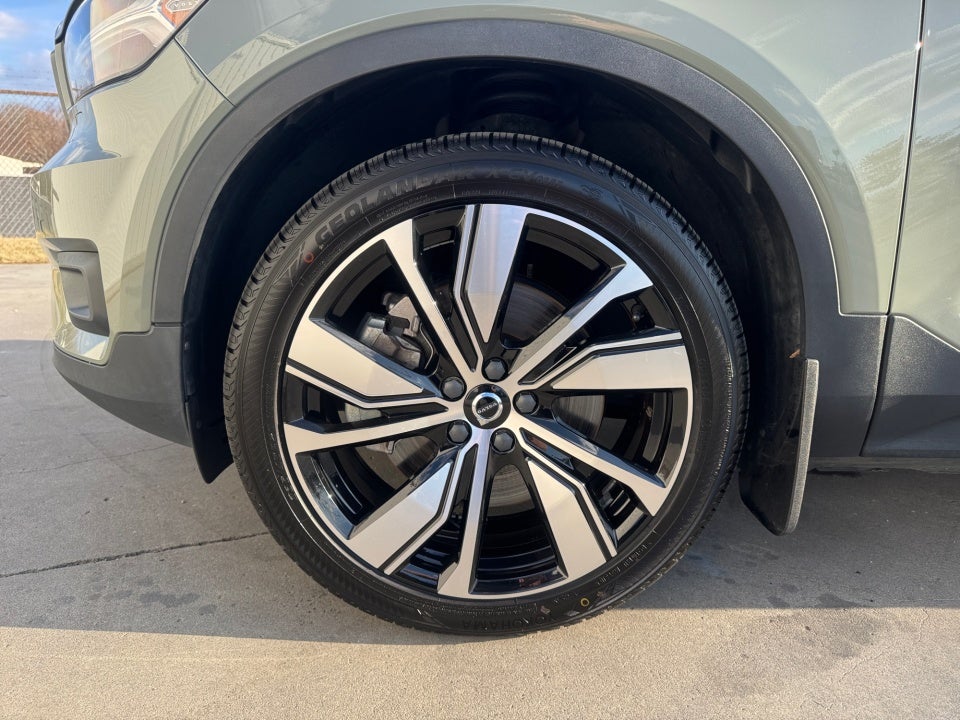 2021 Volvo XC40 Recharge Pure Electric P8