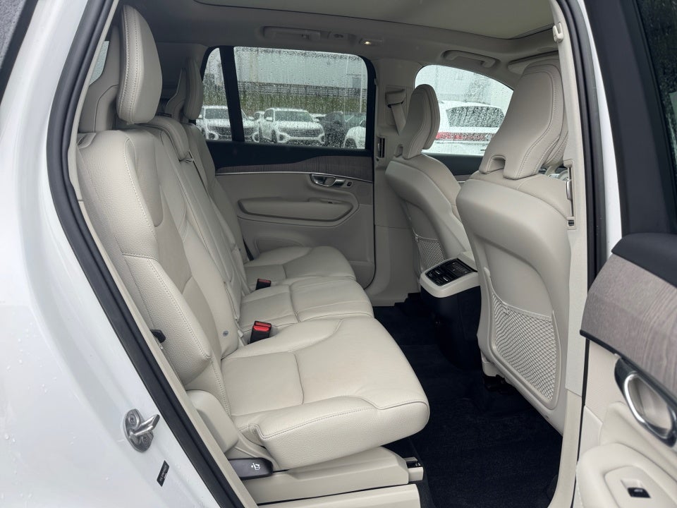 2023 Volvo XC90 B5 Plus