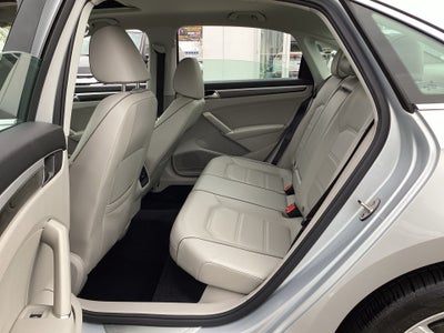 2018 Volkswagen Passat 2.0T SE