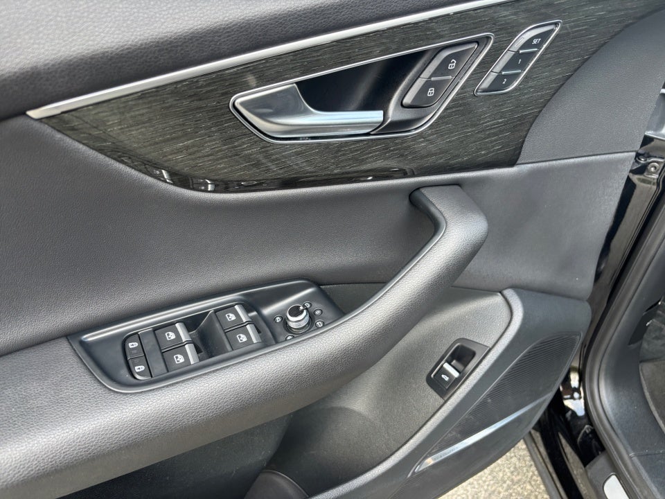 2021 Audi Q7 Premium Plus 55 TFSI quattro Tiptronic