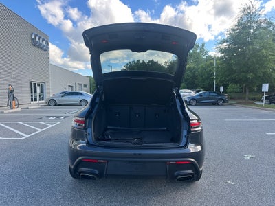 2022 Porsche Macan AWD