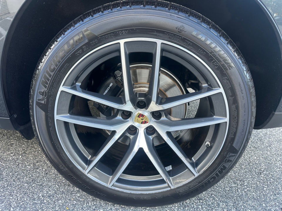 2022 Porsche Macan AWD