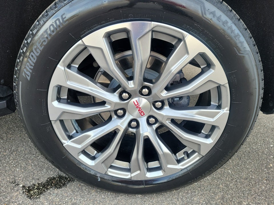 2023 GMC Yukon 4WD Denali