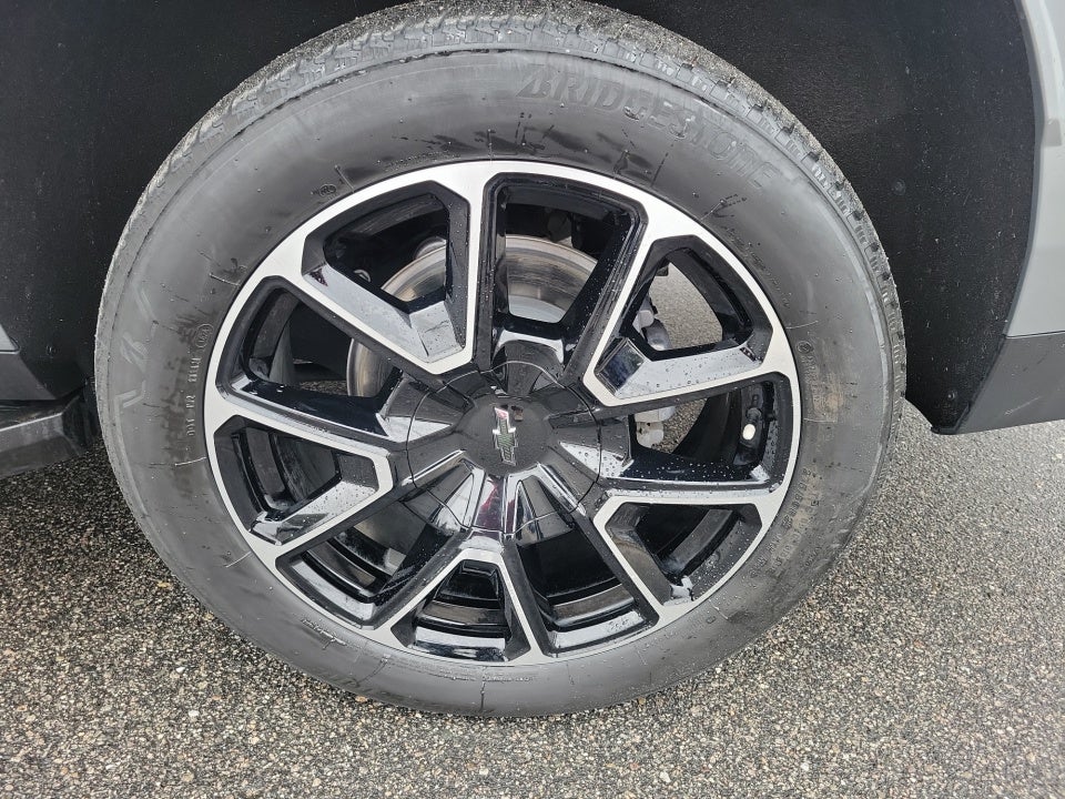 2024 Chevrolet Suburban 4WD RST