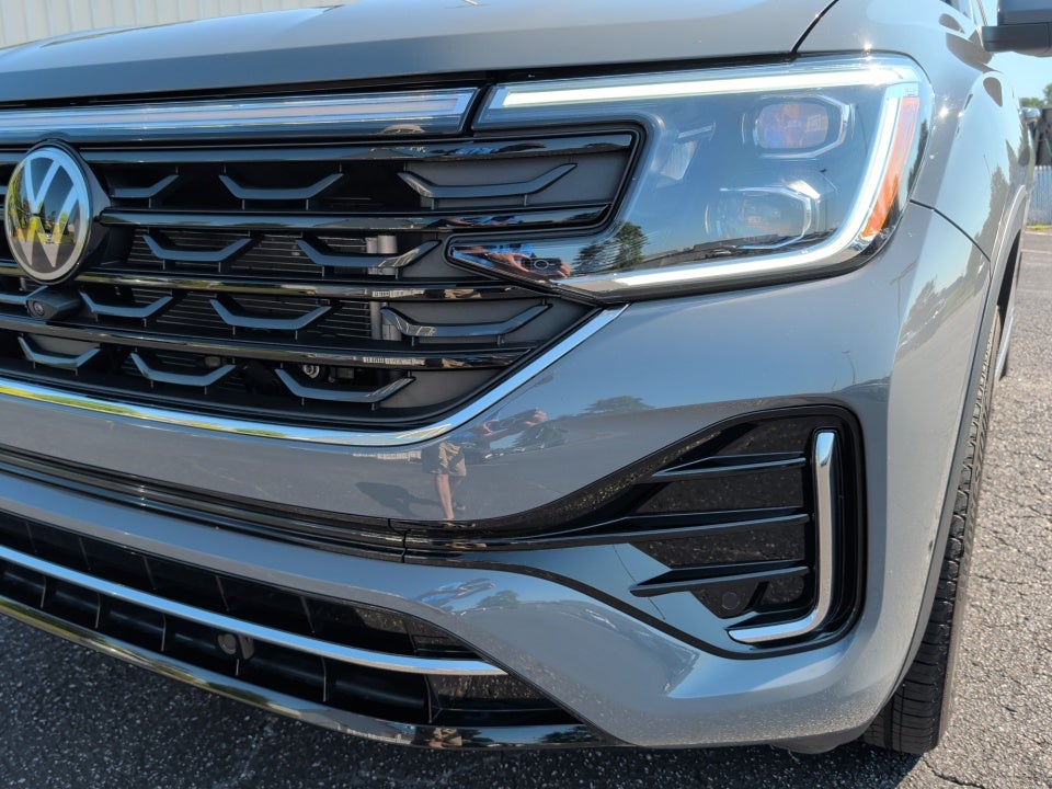 2025 Volkswagen Atlas Cross Sport 2.0T SEL Premium R-Line