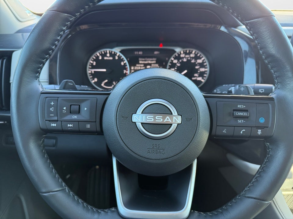 2022 Nissan Pathfinder SL 2WD