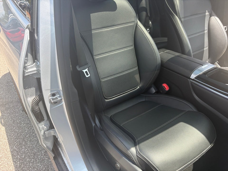 2023 Mercedes-Benz GLC 300 GLC 300