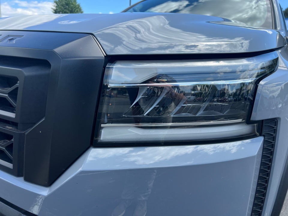 2022 Nissan Frontier Crew Cab PRO-X 4x2