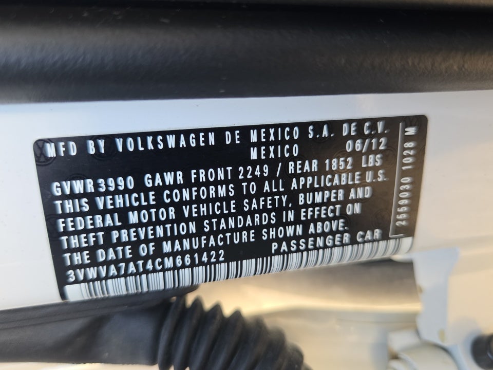 2012 Volkswagen Beetle 2.0T Turbo w/Sound/Nav PZEV