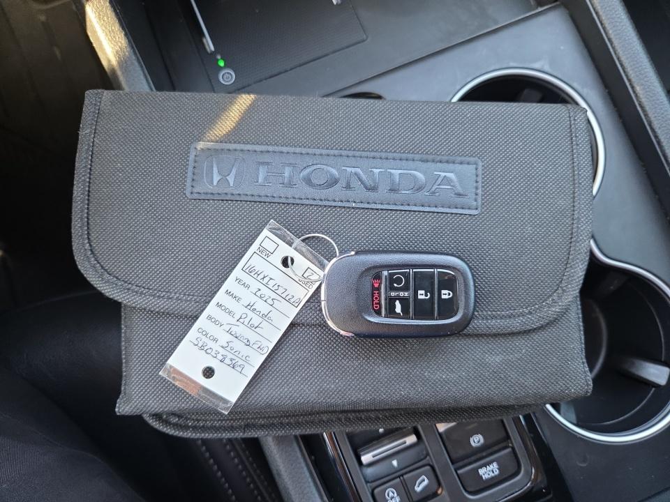 2025 Honda Pilot Touring