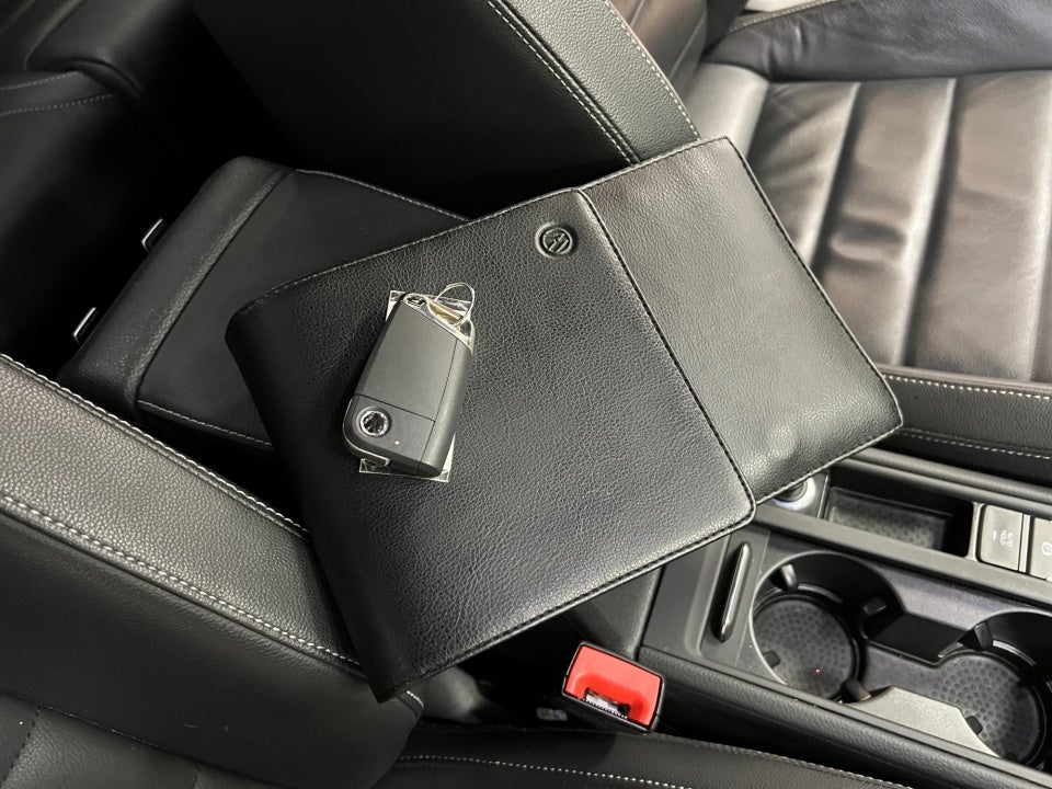 2017 Volkswagen Golf R 4-Door w/DCC & Navigation