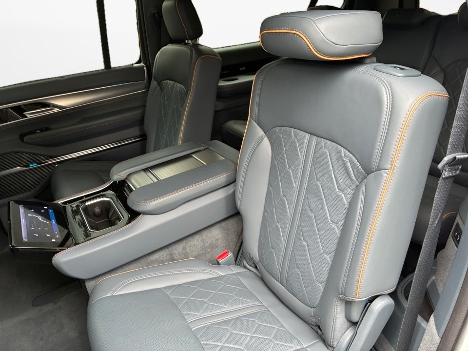 2023 Jeep Grand Wagoneer L Series III