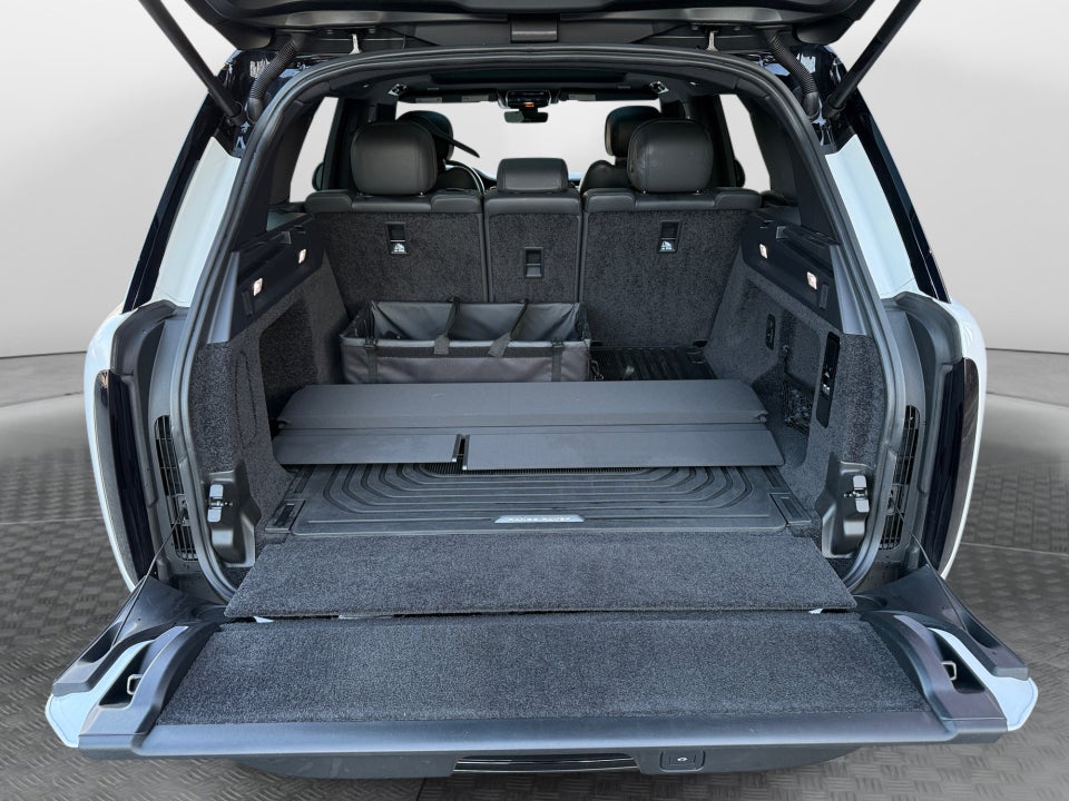 2023 Land Rover Range Rover P530 SE