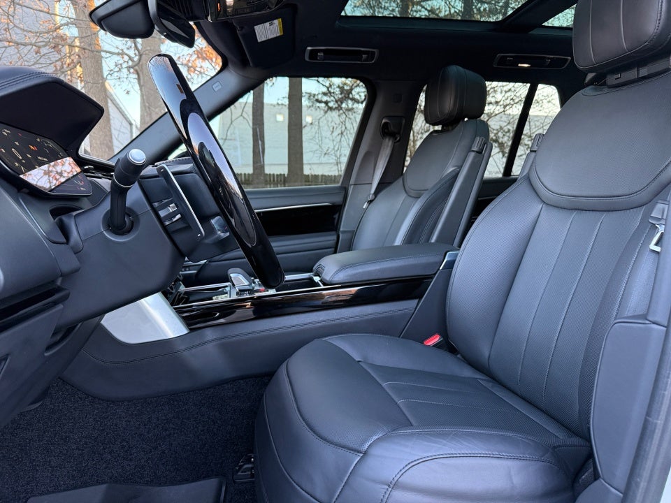 2023 Land Rover Range Rover P530 SE