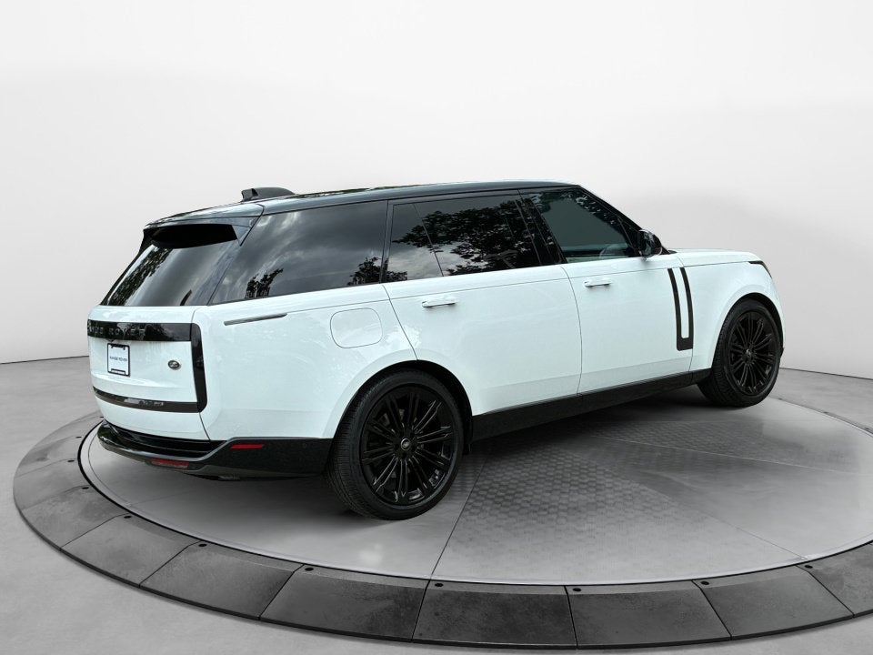 2022 Land Rover New Range Rover SE