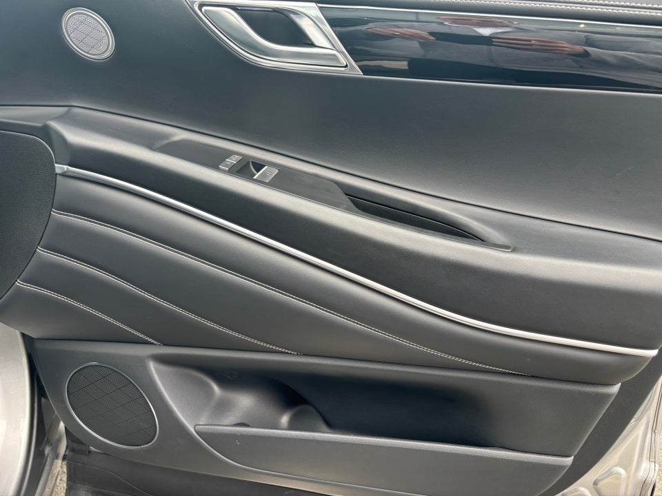2025 Genesis GV80 2.5T Standard AWD