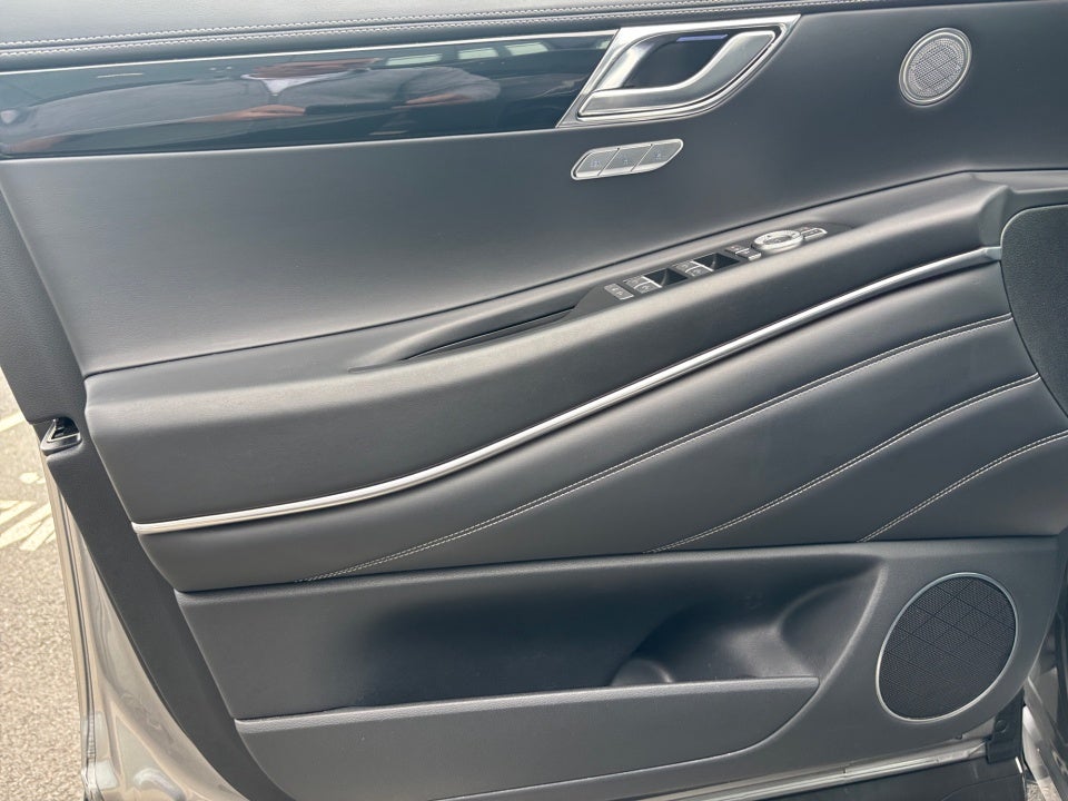 2025 Genesis GV80 2.5T Standard AWD