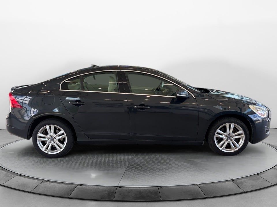 2013 Volvo S60 T6 Platinum