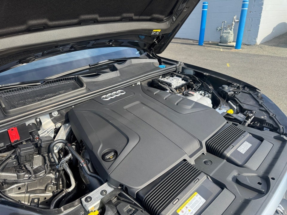 2025 Audi Q7 Premium 45 TFSI quattro Tiptronic