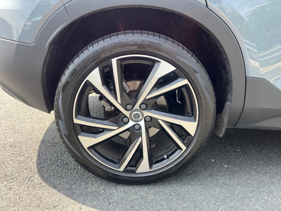 2021 Volvo XC40 R-Design