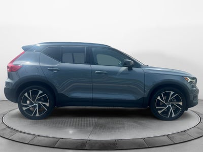 2021 Volvo XC40 R-Design