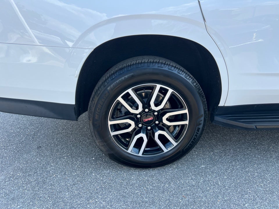 2023 GMC Yukon 4WD AT4