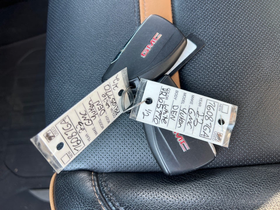 2023 GMC Yukon 4WD AT4