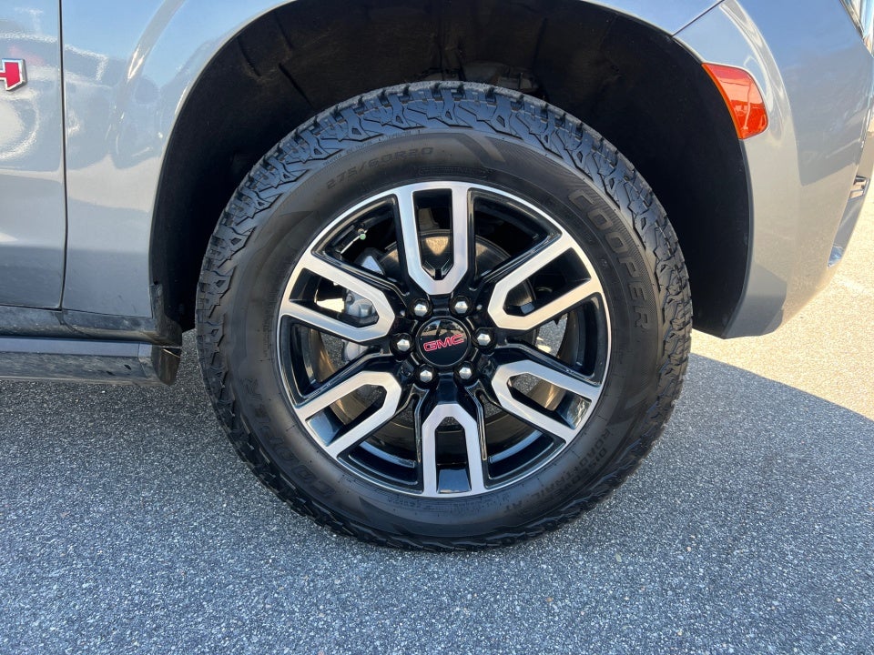 2023 GMC Yukon XL 4WD AT4