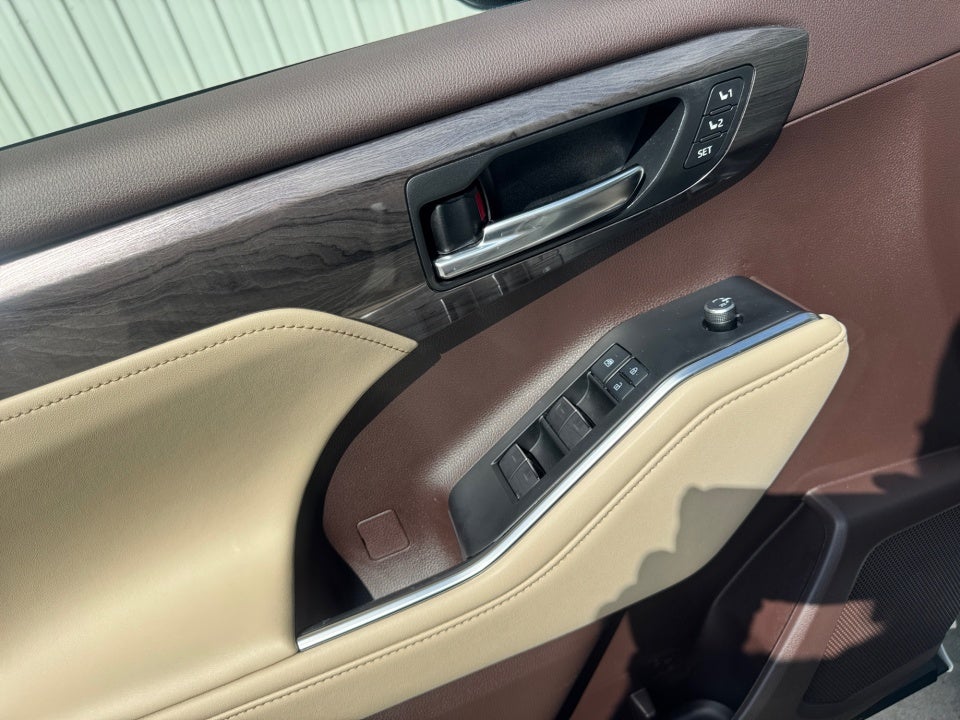 2021 Toyota Highlander Hybrid Limited
